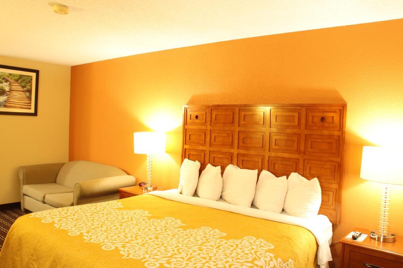 Days Inn By Wyndham Black River Falls - Access To Atv Trail מראה חיצוני תמונה