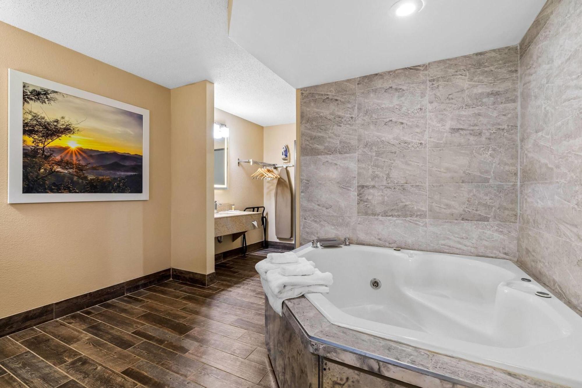 Days Inn By Wyndham Black River Falls - Access To Atv Trail מראה חיצוני תמונה