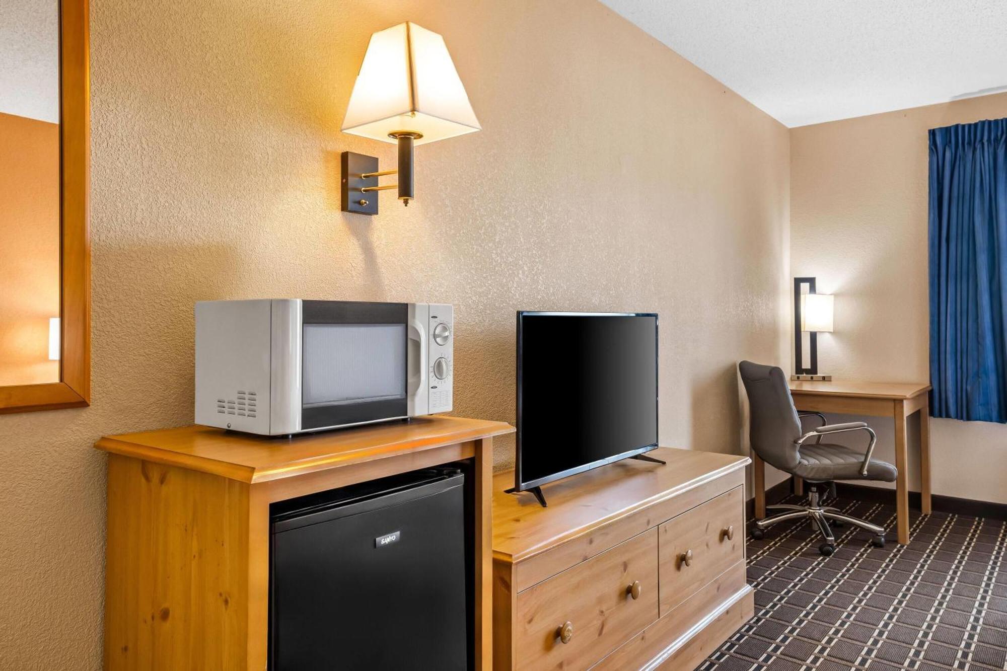 Days Inn By Wyndham Black River Falls - Access To Atv Trail מראה חיצוני תמונה