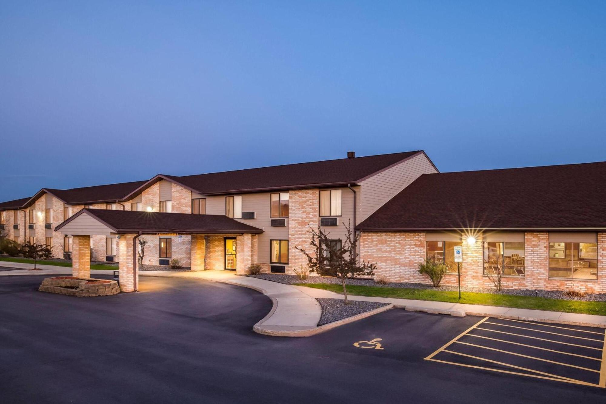 Days Inn By Wyndham Black River Falls - Access To Atv Trail מראה חיצוני תמונה
